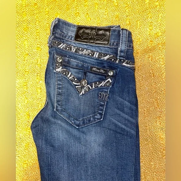 Medium Wash Miss Me Skinny Jeans - Picture 2 of 8